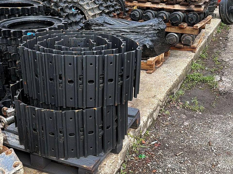 Yerli İş Makinaları depo alanı